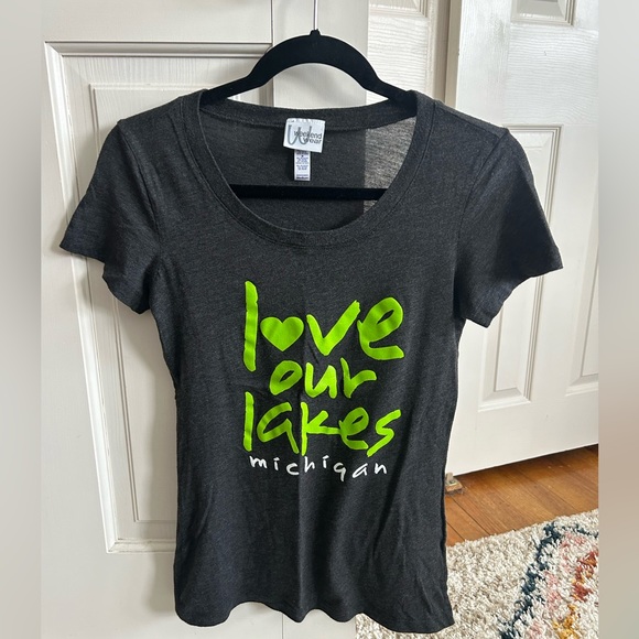 WEEKEND WEAR | ‘love our lakes’ Michigan t-shirt - Picture 1 of 3